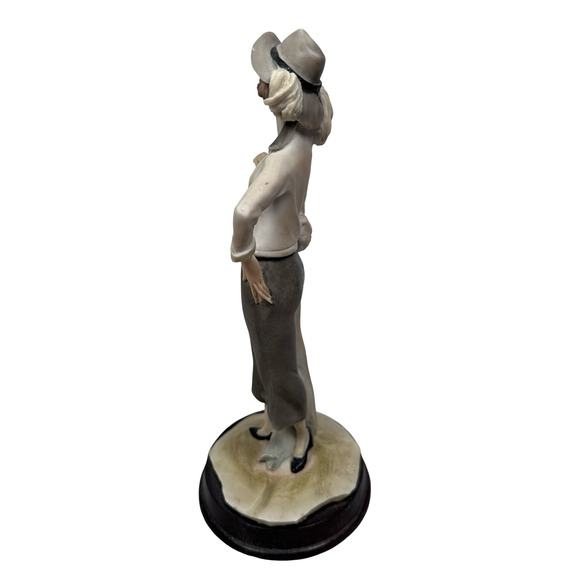Vintage Pucci Stylish Lady Figurine 9.5" Wood Base Collectible Elegant Sculpture - Picture 4 of 9